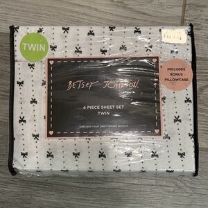 Betsey Johnson Black and White Bow Sheet Set - Twin